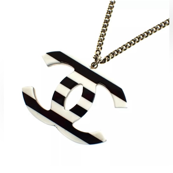 CHANEL CC Logo Border Pattern Silver Tone Pendant Necklace bicolor - Picture 3 of 9